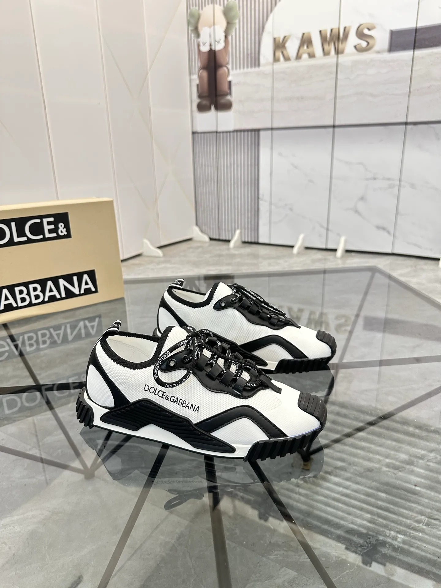 Men's shoes: 💰P460¥ Product trademark: DG "Dolce & Gabbana*" low-top sneakers Regular size: 35-44 (can be customized to 45.46.) Couple style Product materials: Upper imported cowhide stitching original material, breathable lining, original outsole. Number: 803